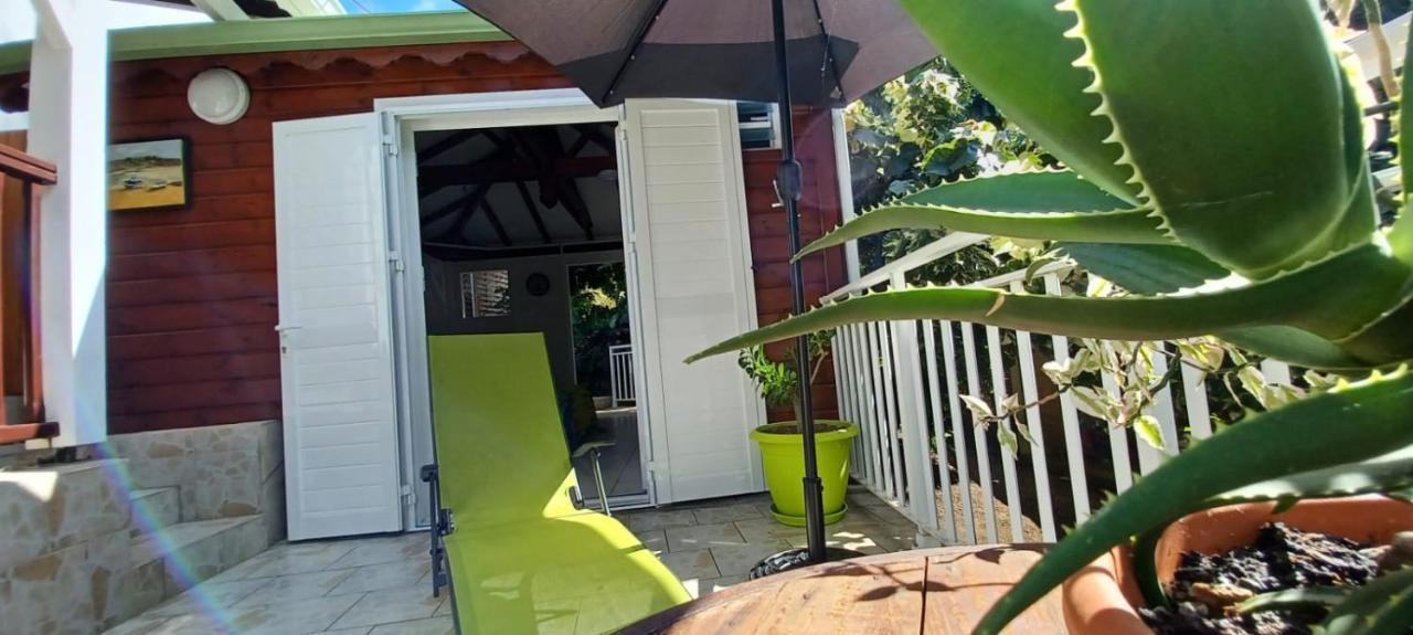 Gite Mamour - Charmant Petit Bungalow A Decouvrir Baillif ภายนอก รูปภาพ