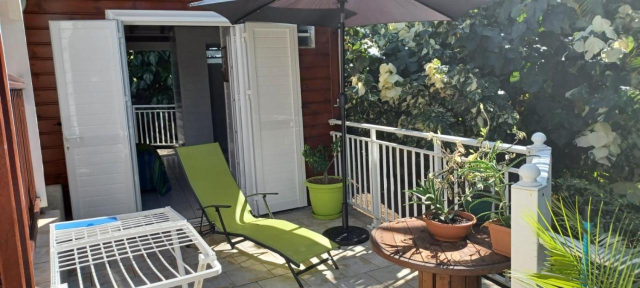 Gite Mamour - Charmant Petit Bungalow A Decouvrir Baillif ภายนอก รูปภาพ